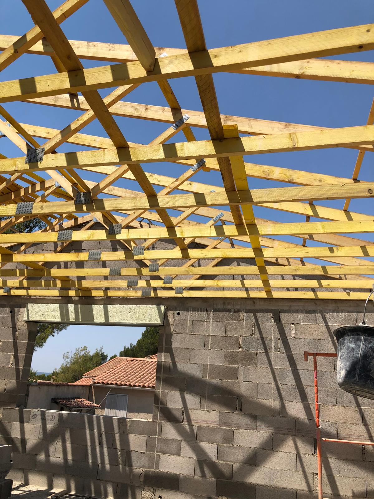 Charpente bois neuve Provence